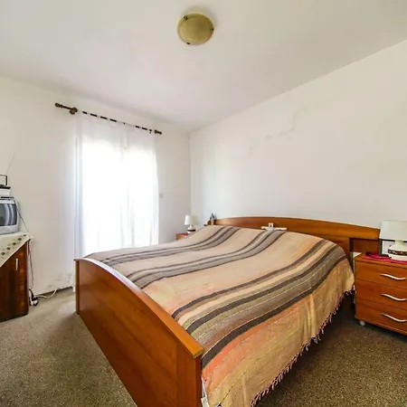 Two Bedroom Fani شقة *