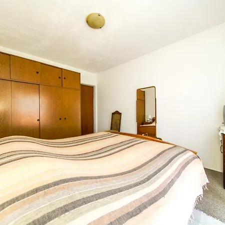 Two Bedroom Fani بوستيرا