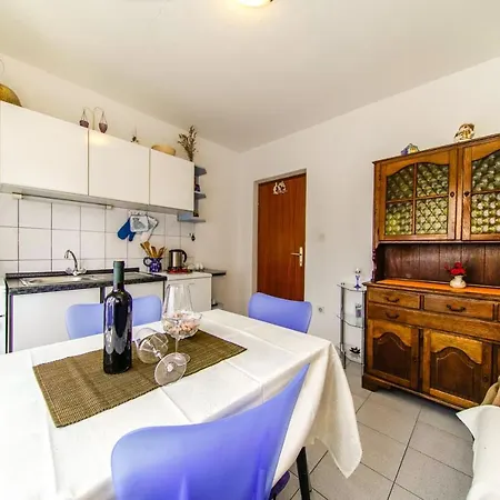 Two Bedroom Fani بوستيرا