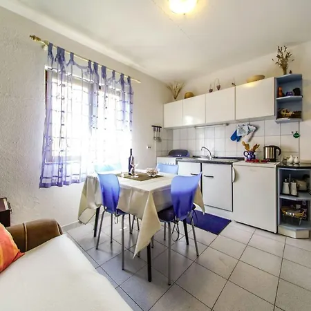 Two Bedroom Fani شقة *